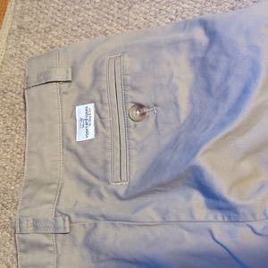 Youth Vineyard Vines flat front tan khakis size 14